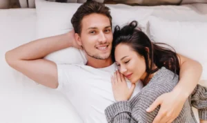 Manfaat Kedekatan Fisik dengan Pasangan Sebelum Tidur untuk Kesehatan Mental Manfaat Kedekatan Fisik dengan Pasangan Sebelum Tidur untuk Kesehatan Mental