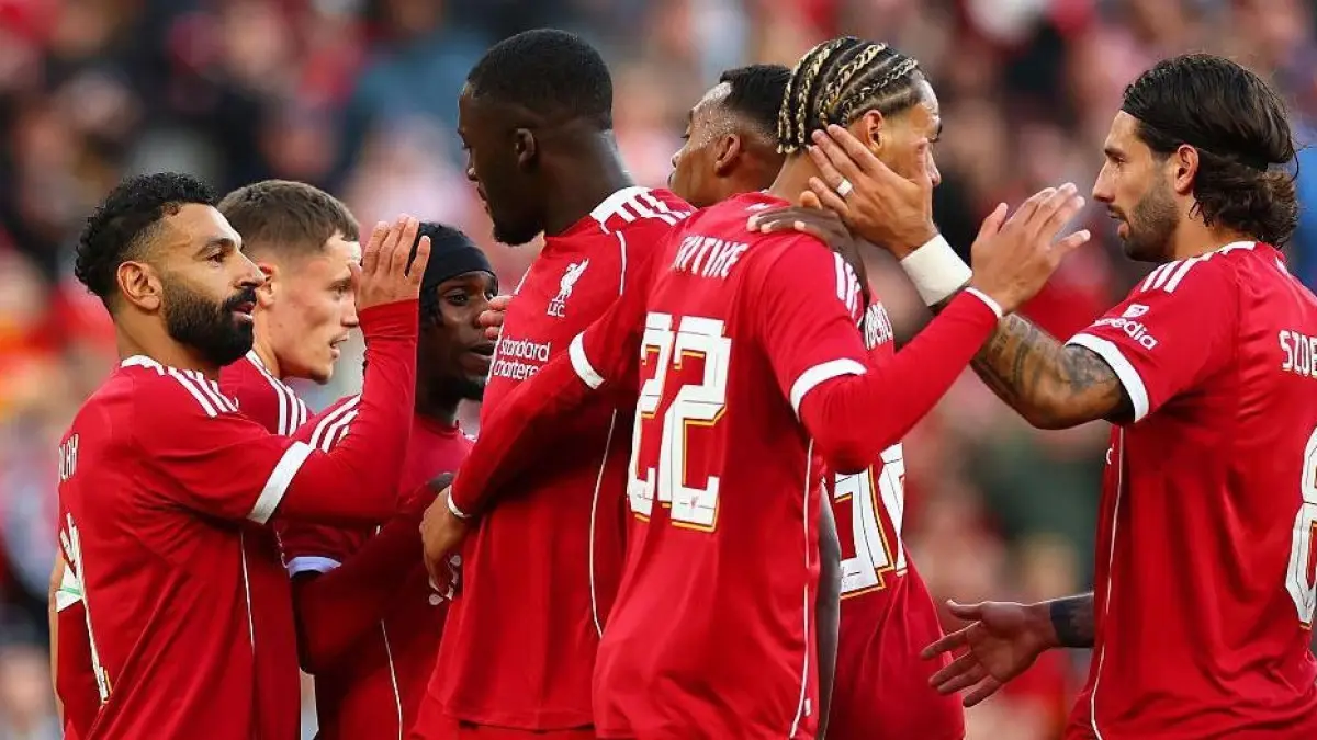Liverpool Ikut Tersenyum