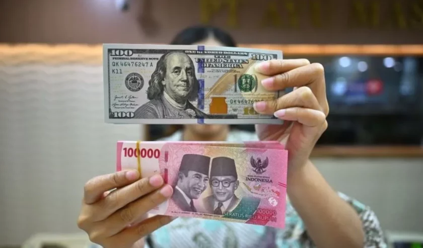 Rupiah Melemah Jelang Pidato