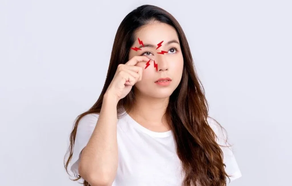 kedutan mata kanan atas